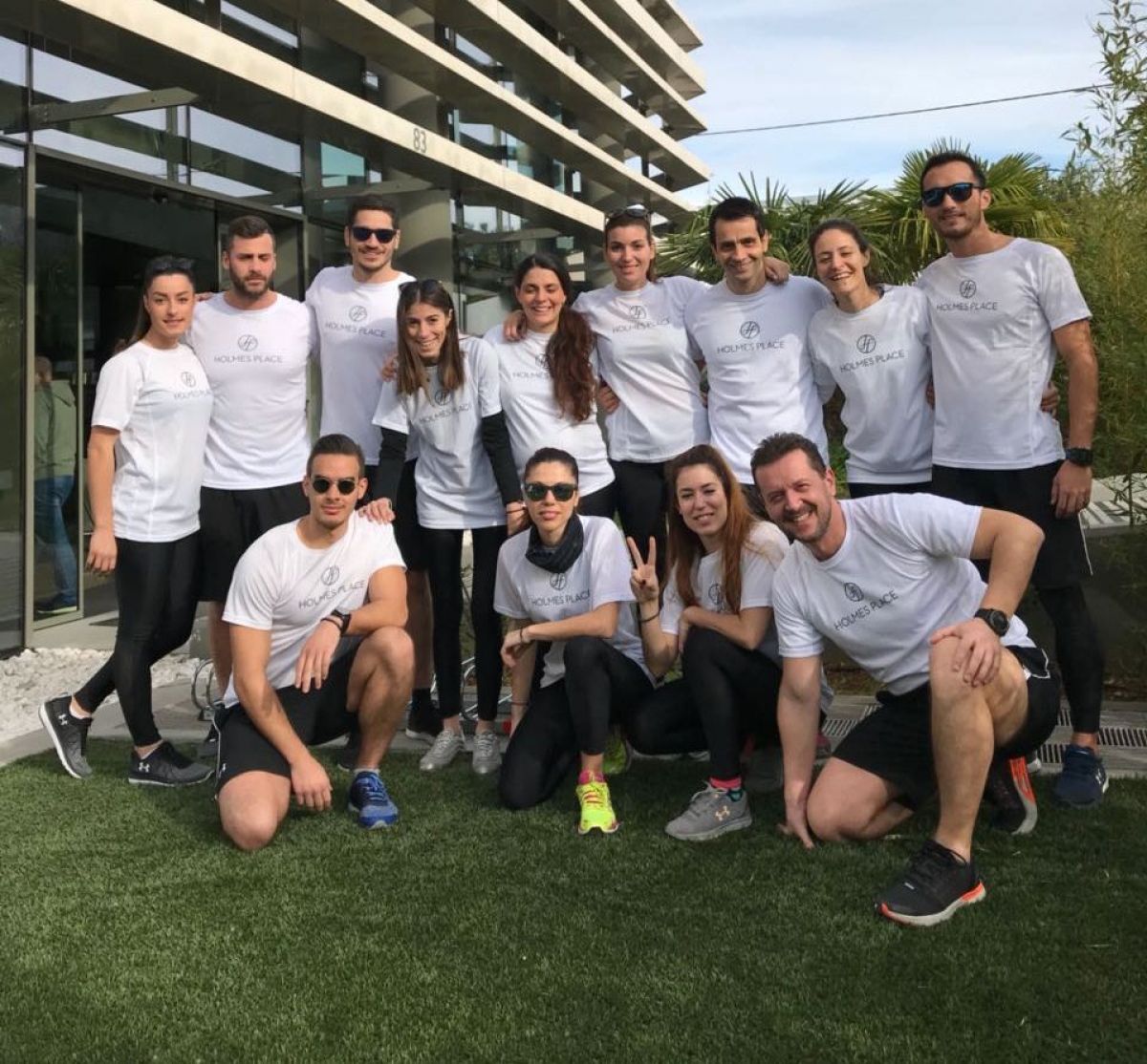 &Delta;&omega;&rho;&epsilon;ά&nu; &pi;&rho;&omicron;&pi;&omicron;&nu;ή&sigma;&epsilon;&iota;&sigmaf; &alpha;&pi;ό &tau;&alpha; Holmes Place &sigma;&tau;&eta; &Gamma;&lambda;&upsilon;&phi;ά&delta;&alpha;